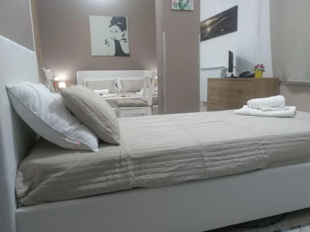 ***  Perla Del Mare Guest House Campofelice Di Roccella Italy